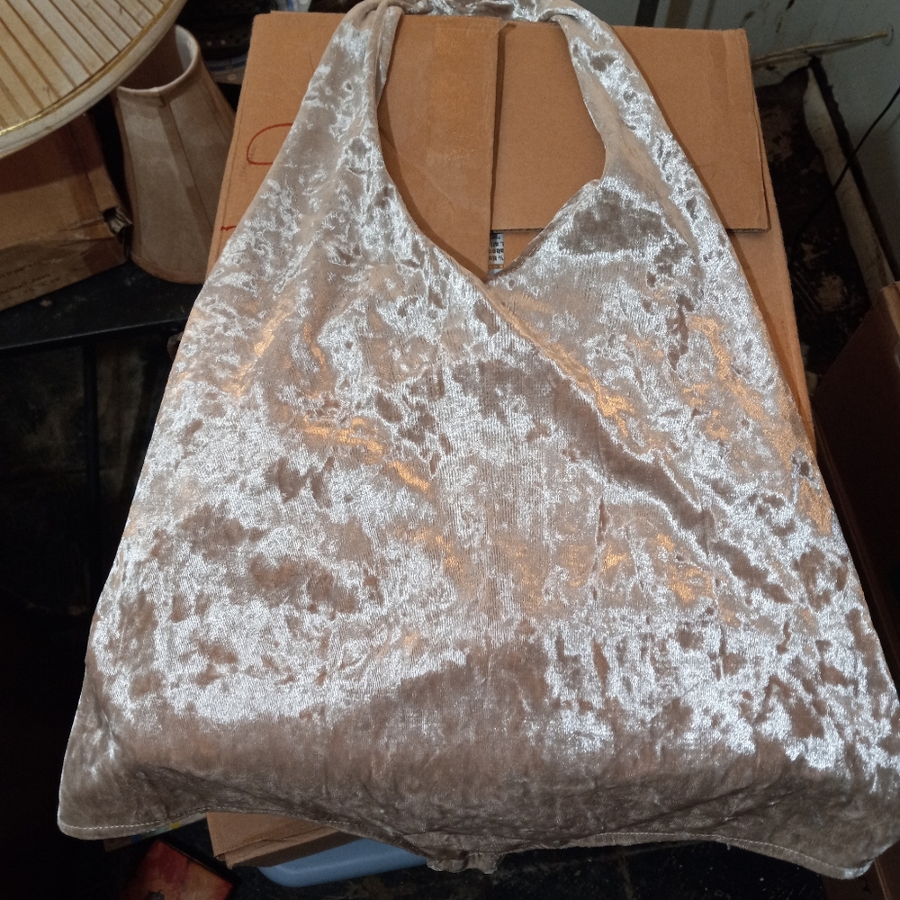 Clothes - Picture 10 of 16